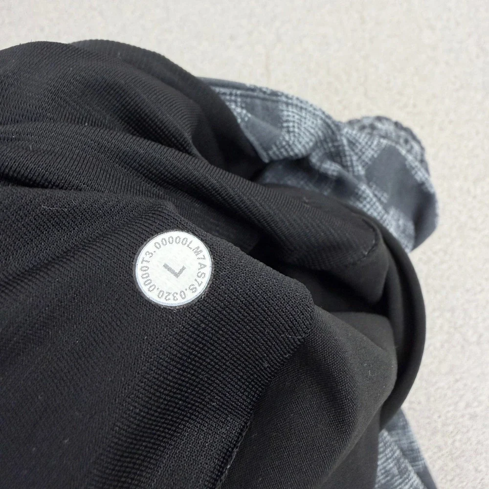 lululemon Shorts Mens Large Grey Pace Breaker Short Digi Camo Athletic Gym Train